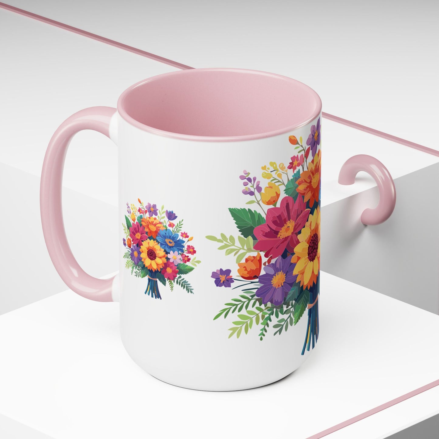 Taza de café de dos tonos con flores