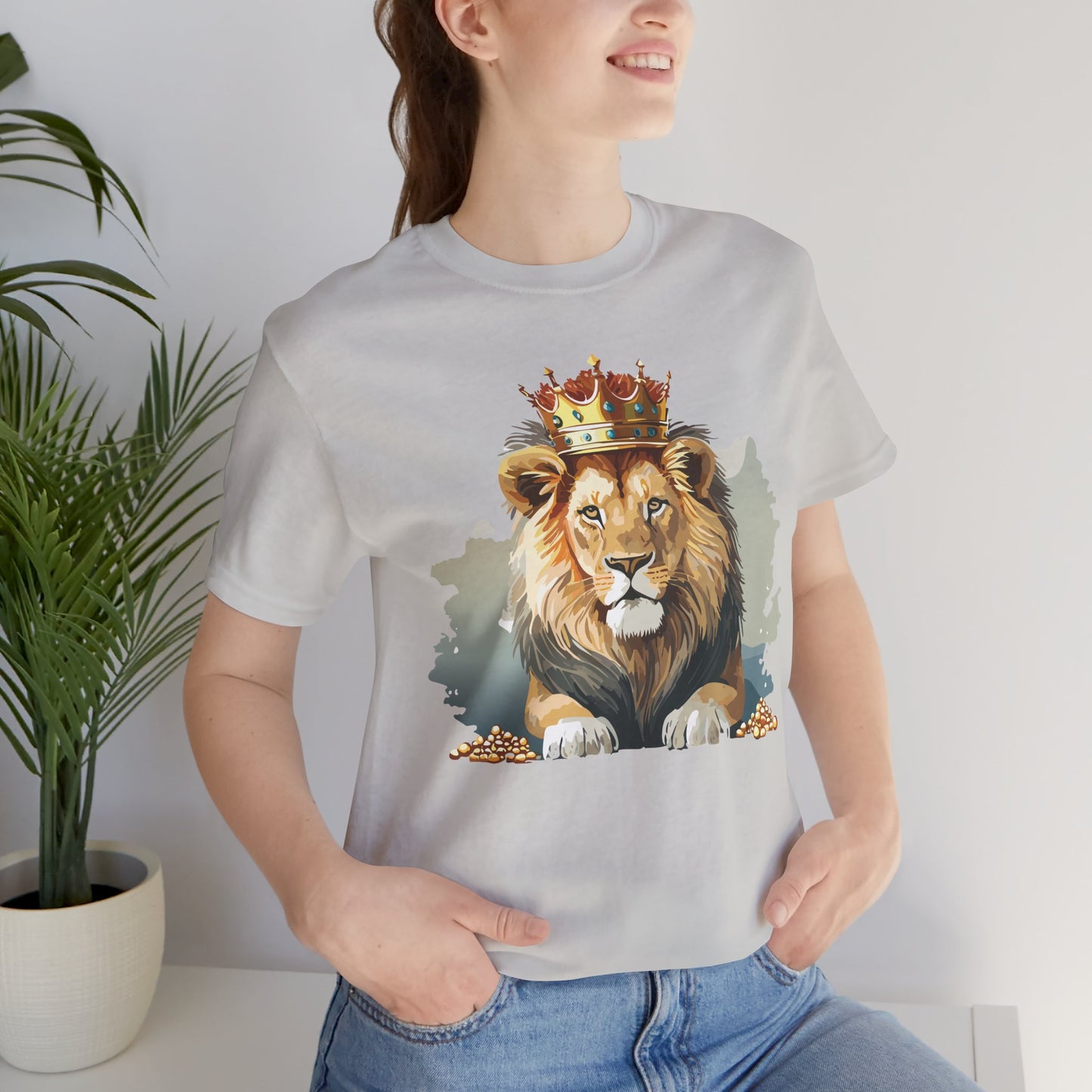 Majestic Lion Crown T-shirt, Animal Shirt, Lion Tee, Unisex Top, Birthday Gift, Shirt with Animal design