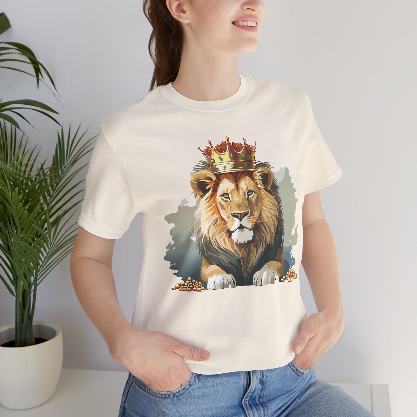 Majestic Lion Crown T-shirt, Animal Shirt, Lion Tee, Unisex Top, Birthday Gift, Shirt with Animal design