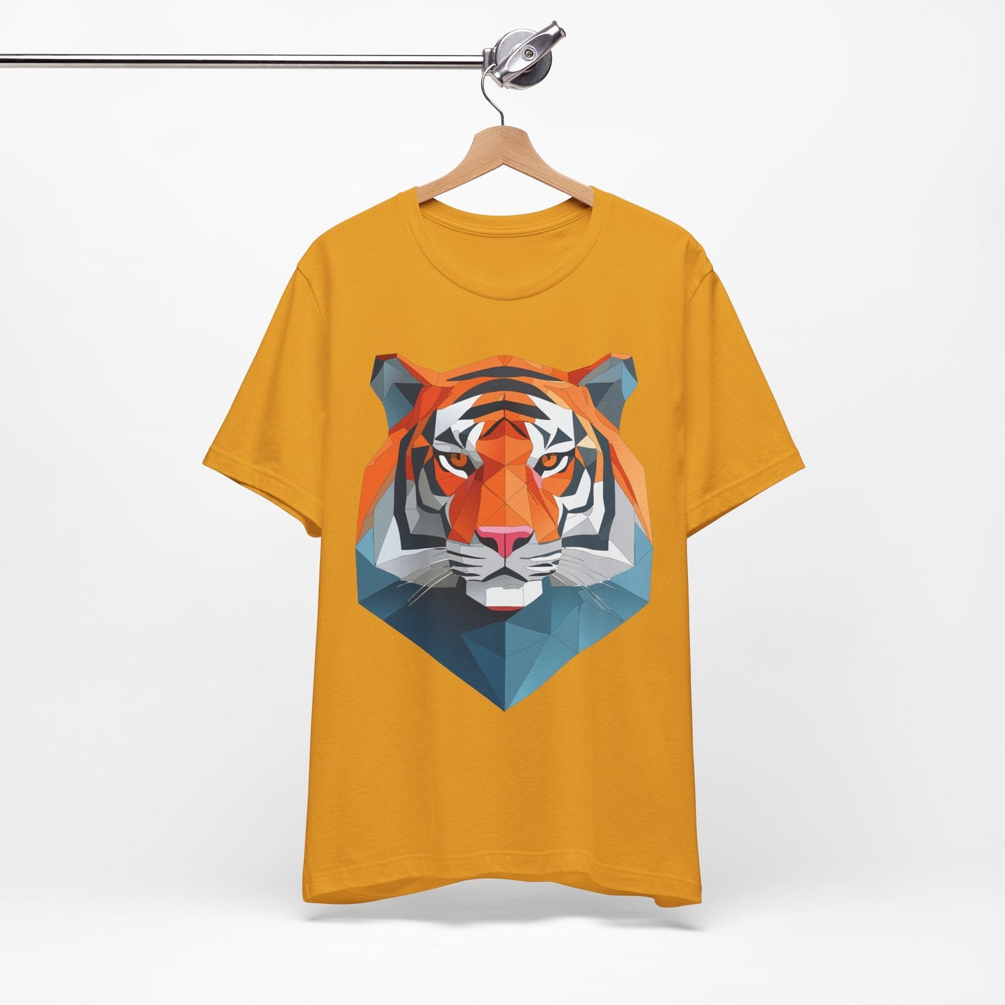 Unisex Animal Artwork Tee Shirt With Wild Animals Design For Everyday Wear And Comfort
