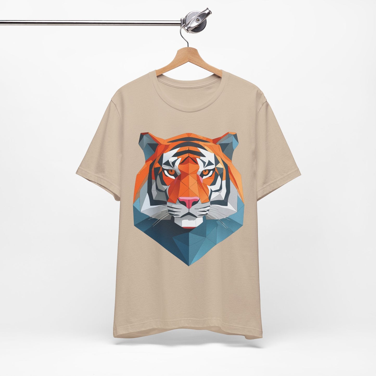 Unisex Animal Artwork Tee Shirt With Wild Animals Design For Everyday Wear And Comfort