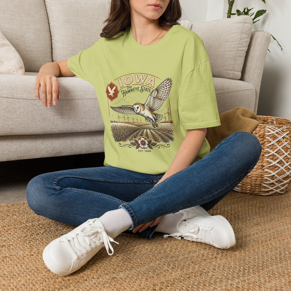 Iowa Owl Hawkeye State Vintage Graphic Tee - Travel Tourist Graphic Design Unisex 100 Cotton Gildan T-Shirt