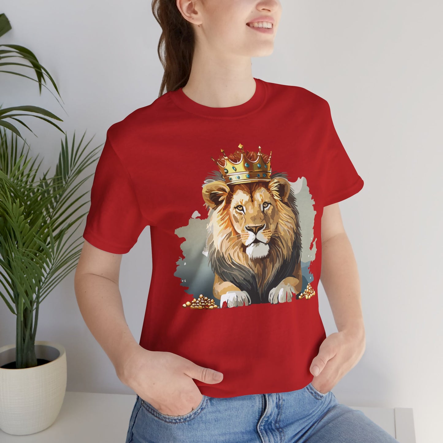 Majestic Lion Crown T-shirt, Animal Shirt, Lion Tee, Unisex Top, Birthday Gift, Shirt with Animal design