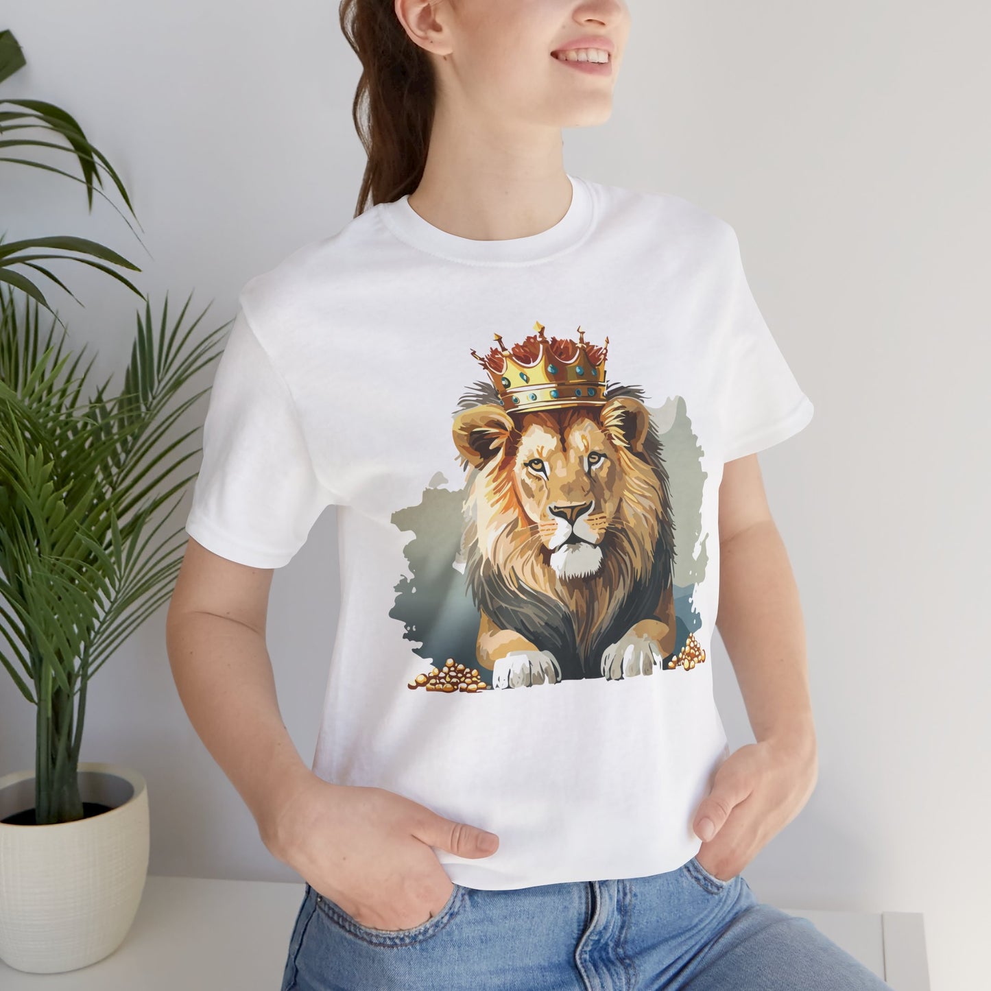 Majestic Lion Crown T-shirt, Animal Shirt, Lion Tee, Unisex Top, Birthday Gift, Shirt with Animal design