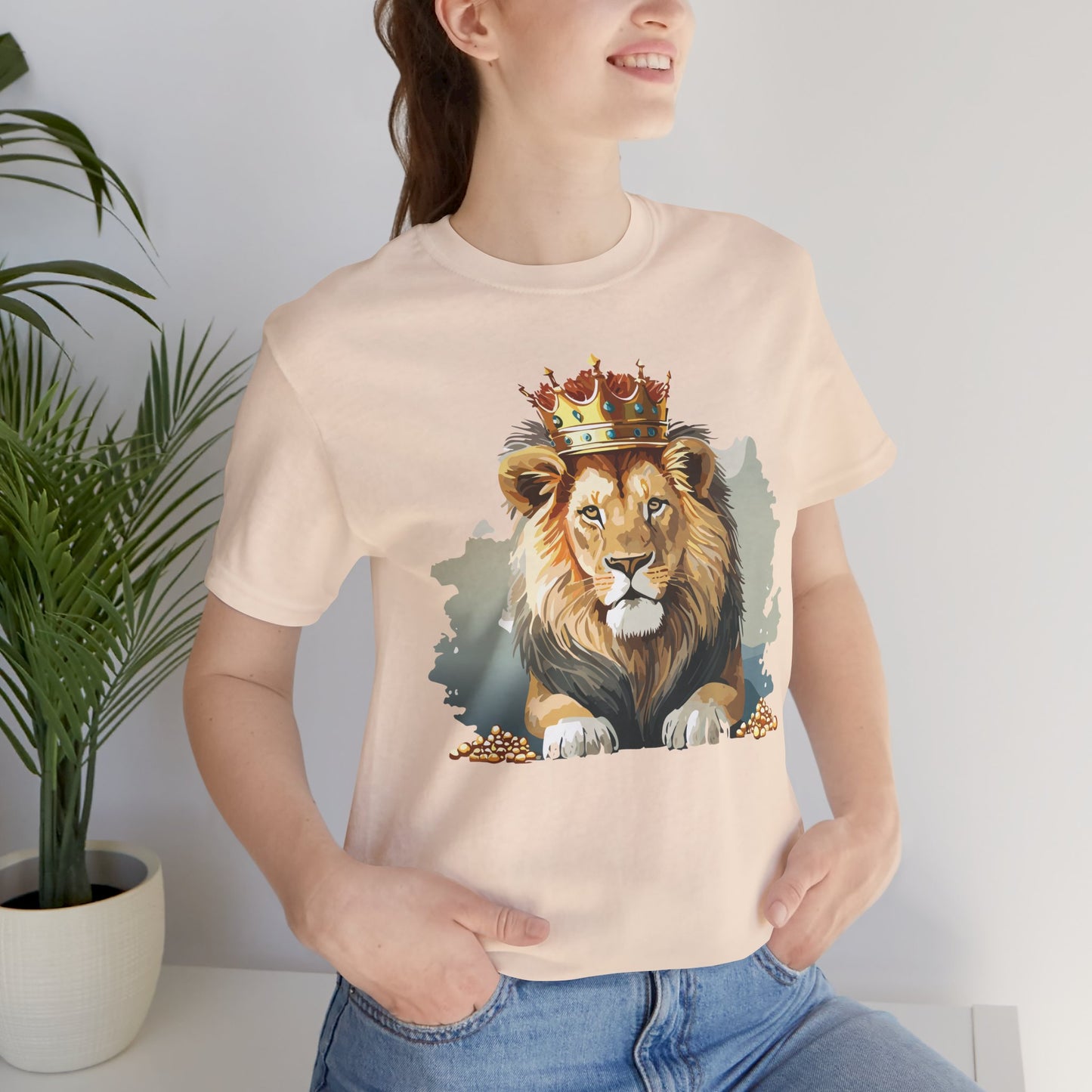 Majestic Lion Crown T-shirt, Animal Shirt, Lion Tee, Unisex Top, Birthday Gift, Shirt with Animal design