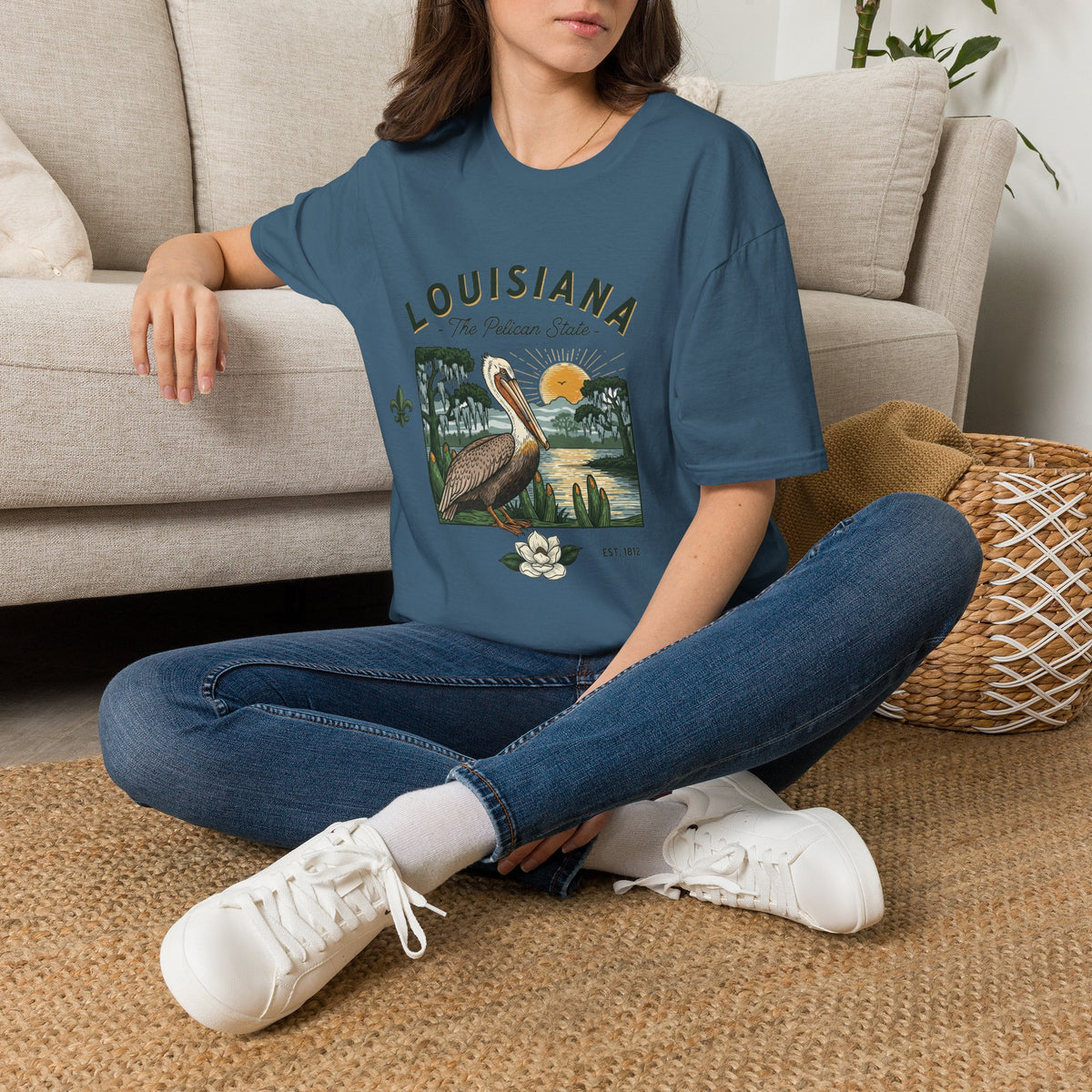 Louisiana Pelican Vintage Travel Tourist Graphic Design Unisex 100 Cotton Gildan T-Shirt