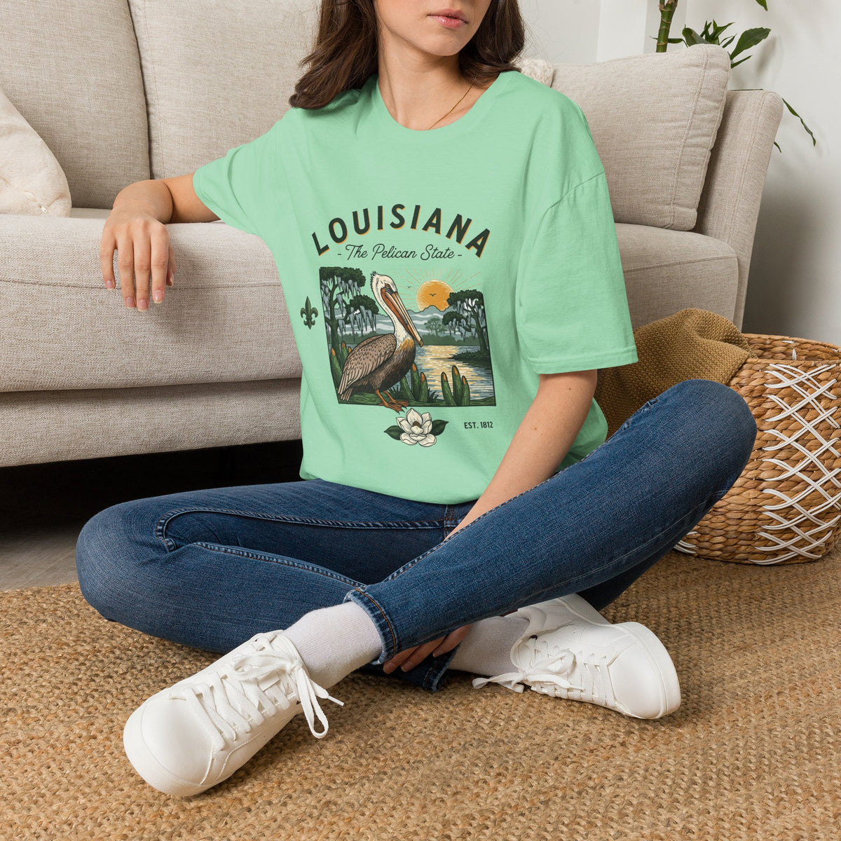 Louisiana Pelican Vintage Travel Tourist Graphic Design Unisex 100 Cotton Gildan T-Shirt