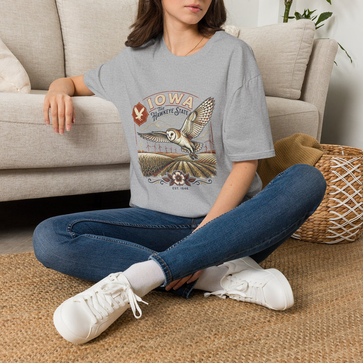 Iowa Owl Hawkeye State Vintage Graphic Tee - Travel Tourist Graphic Design Unisex 100 Cotton Gildan T-Shirt