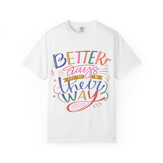 Camiseta unisex con diseño artístico con estampado de citas positivas.